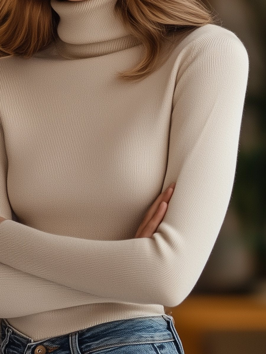 Fitted Beige Turtleneck Sweater – Chic and Minimalist Design